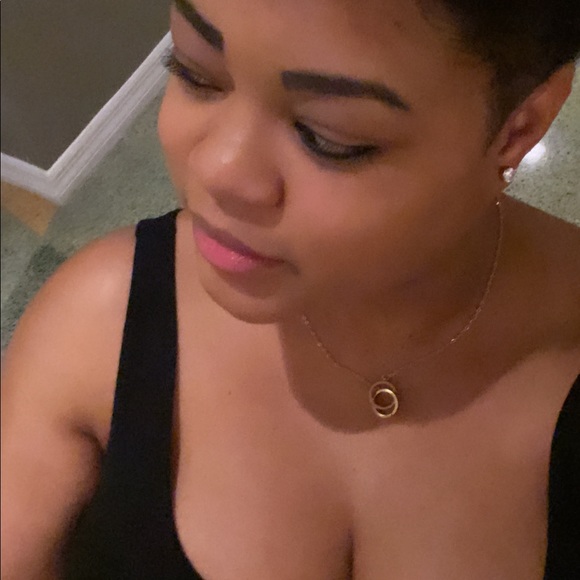 Meet your Posher, Curtisha - Picture 1 of 1